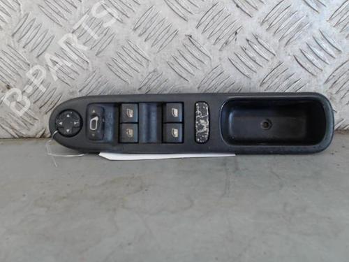 Used Left front window switch Left front window switch PEUGEOT 207 (WA_, WC_) 1.6 HDi (90 hp) 28964018 28964018