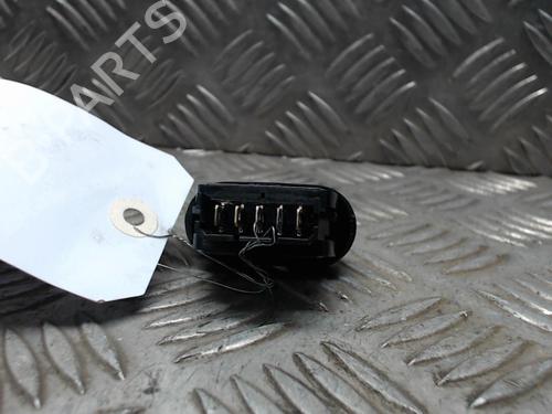 left-front-window-switch-dacia-duster-hs_-2010-2011-2012-2013-2014-2015-2016-2017-2018-23048372 main image