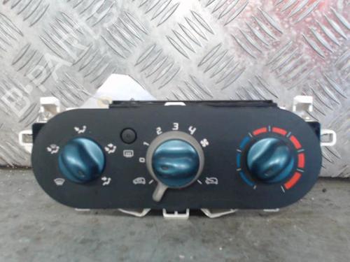 Used Climate control RENAULT TWINGO II (CN0_) 1.5 dCi (CN0E) (64 hp) 25814054