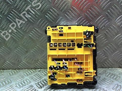 Used Fuse box Fuse box 23050086 23050086