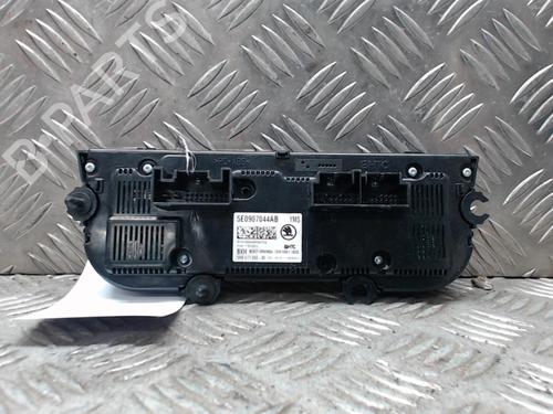 Used Climate control Climate control SKODA OCTAVIA III Combi (5E5, 5E6) 1.6 TDI (110 hp) 23048624 23048624