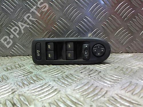 Used Left front window switch Left front window switch CITROËN C5 III Break (RW_) 1.6 HDi 110 (112 hp) 23051205 23051205
