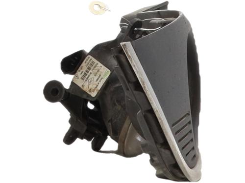 left-front-fog-light-renault-megane-iv-hatchback-b9amn_-2015-37495695 main image