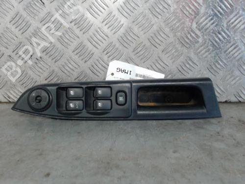 Used Left front window switch HYUNDAI GETZ (TB) 1.5 CRDi (88 hp) 27633490