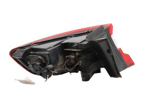 right-taillight-renault-megane-iv-hatchback-b9amn_-2015-37495698 main image
