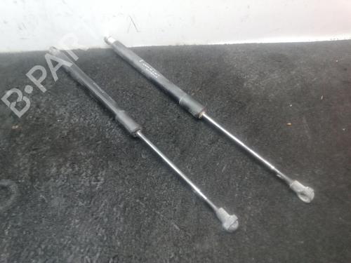 Używane Siłownik klapy tylnej / bagażnika DACIA DUSTER (HS_) 1.5 dCi (HSMC) (107 hp) 30717623