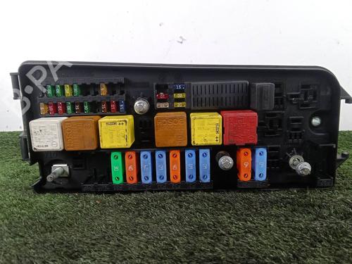 Used Fuse box OPEL VECTRA C (Z02) 1.9 CDTI (F69) (150 hp) 32175573