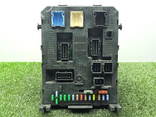 Used Fuse box CITROËN C4 I (LC_) 1.4 16V (88 hp) 31194061