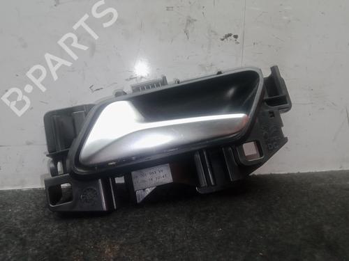 Venstre foran invendig håndtak Venstre foran invendig håndtak PEUGEOT 2008 II (UD_, US_, UY_, UJ_, UR_, UC_) 1.2 PureTech 100 (USHNK) (101 hp) 34538187 34538187
