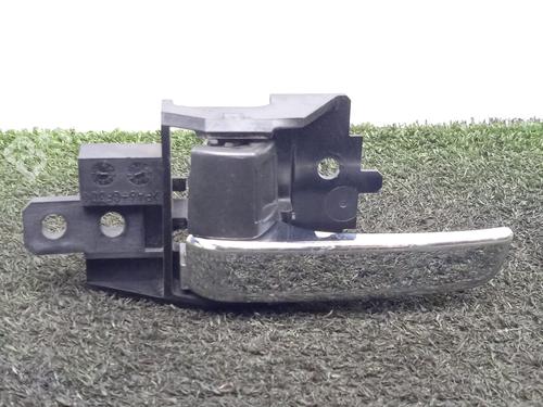 Venstre fortil invendig håndtag MITSUBISHI MIRAGE / SPACE STAR VI Hatchback (A0_A) 1.2 (A03A) (80 hp) 31753645