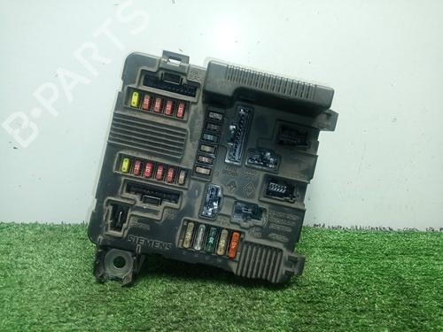 Boîte à Fusibles RENAULT MEGANE II (BM0/1_, CM0/1_) 1.5 dCi (BM02, BM13, BM2A, CM02, CM13) (101 hp) 26206475