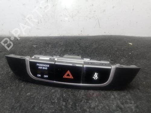 Used Warning switch HYUNDAI ix35 (LM, EL, ELH) 1.7 CRDi (116 hp) 30562837