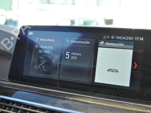 Used Display monitor BMW 5 (G30, F90) 520 d (190 hp) 24033035
