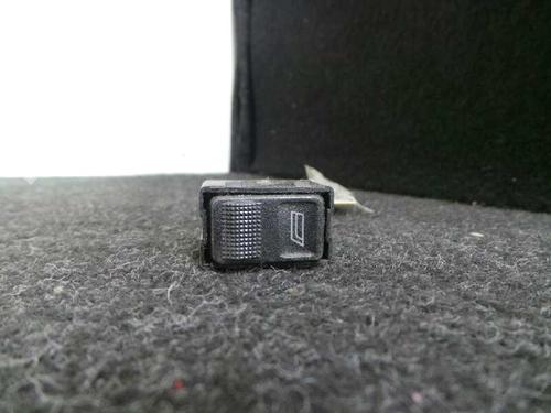 Used Left front window switch AUDI 80 B4 Saloon (8C2) 2.3 E (133 hp) 12208040