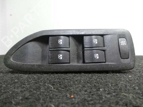 Used Left front window switch RENAULT LAGUNA II Grandtour (KG0/1_) [2001-2007]  12208403