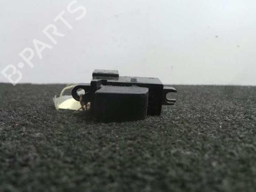 Used Right front window switch NISSAN PRIMERA Hatchback (P12) 1.9 dCi (120 hp) 12215945