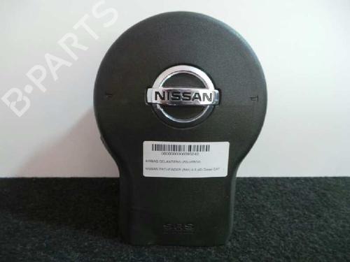 Used Driver airbag NISSAN PATHFINDER III (R51) 2.5 dCi (174 hp) 5709052