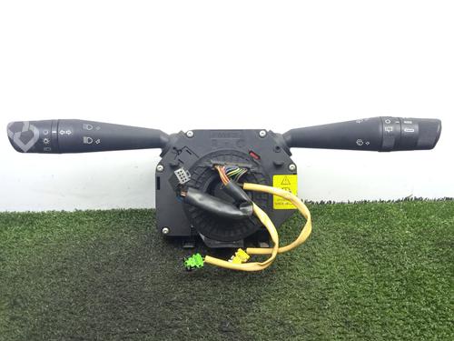 Used Headlight switch FIAT GRANDE PUNTO (199_) 1.9 D Multijet (130 hp) 29605229