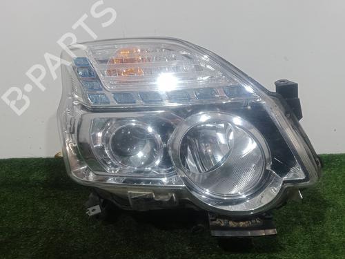 Used Right headlight NISSAN X-TRAIL II (T31) 2.0 dCi 4x4 (150 hp) 29042668