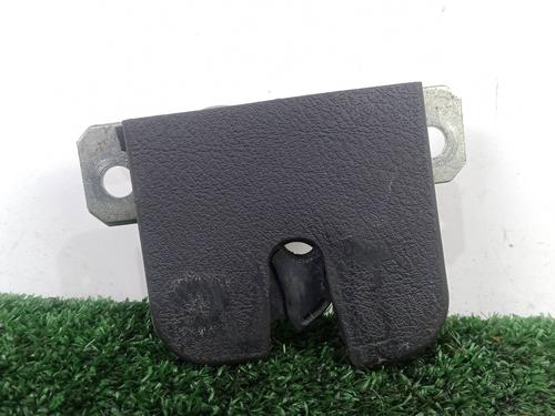 Used Tailgate lock SEAT LEON (1M1) 1.9 TDI (110 hp) 31010221