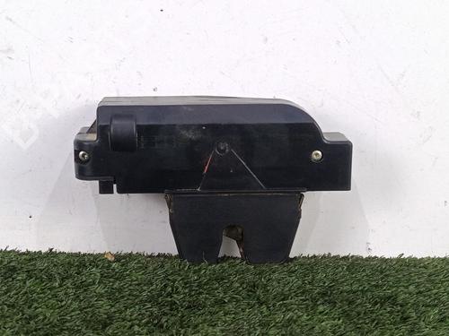 Used Tailgate lock PEUGEOT 407 (6D_) 2.0 HDi 135 (6DRHRH, 6DRHRE, 6DRHRG, 6DRHRJ) (136 hp) 28817992