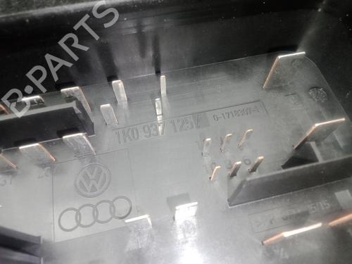 Fuse box VW CADDY III Box Body/MPV (2KA, 2KH, 2CA, 2CH) 1.9 TDI | BP30043858E1 