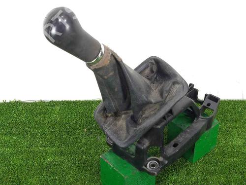 Used Shift knob TOYOTA COROLLA (_E12_) 1.4 VVT-i (ZZE120_, ZZE120R) (97 hp) 27929422