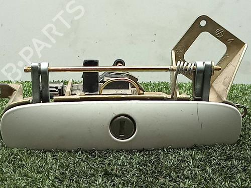 Poignée de hayon VW POLO IV (9N_, 9A_) 1.9 SDI (64 hp) 29946304