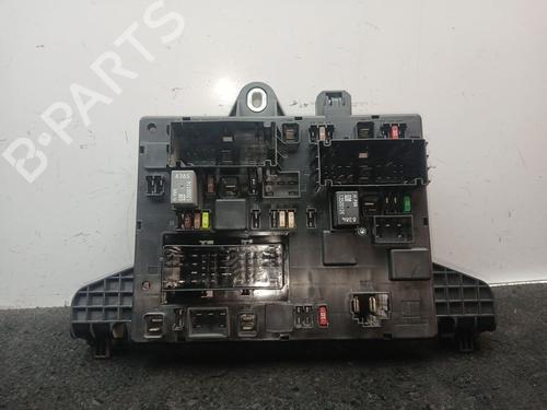 Used Fuse box Fuse box 39451538 39451538