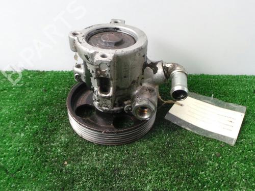 Used Steering pump PEUGEOT 306 Hatchback (7A, 7C, N3, N5) [1993-2003]  8133011