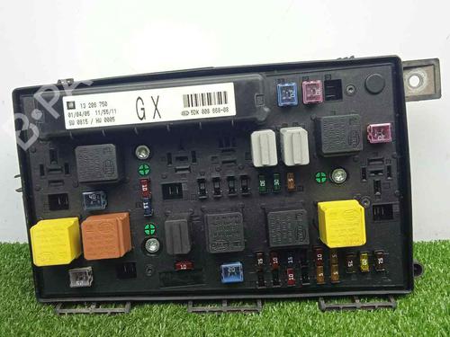 Used Fuse box OPEL ASTRA H (A04) 1.6 (L48) (105 hp) 8400362