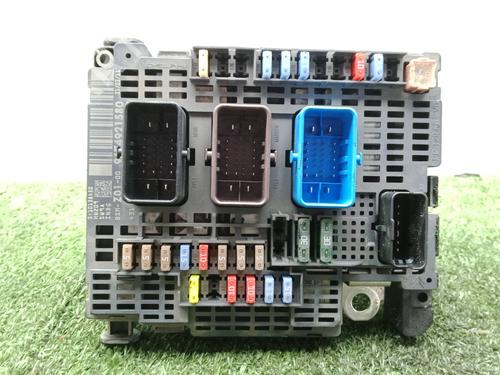 Used Fuse box Fuse box 38173860 38173860