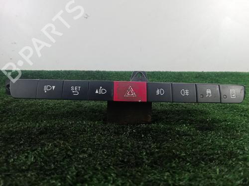 Pulsante luci di emergenza IVECO DAILY VI Van 33S14, 35S14, 35C14, 42S14 (136 hp) 30599307