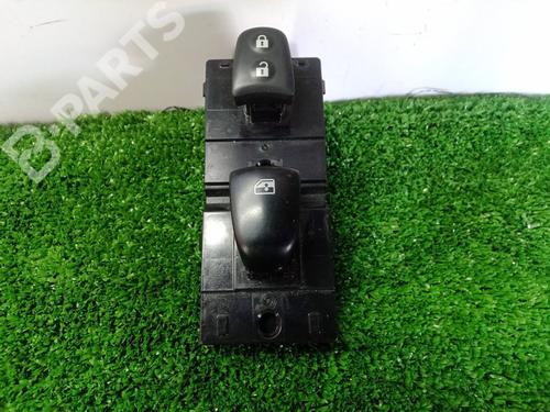 right-front-window-switch-renault-kadjar-ha_-hl_-15-dci-110-hla3-2015-10349856 main image