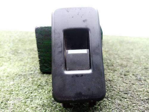 Used Right rear window switch Right rear window switch LAND ROVER DISCOVERY V (L462) 2.0 Sd4 4x4 (241 hp) 34620765 34620765