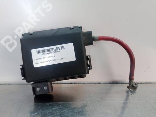 Used Fuse box Fuse box SEAT LEON (1M1) 1.9 TDI (110 hp) 9300355 9300355