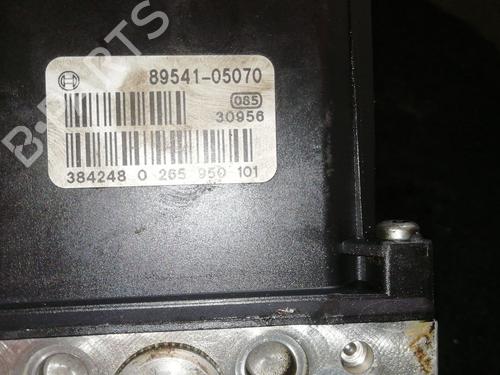 Used ABS pump TOYOTA AVENSIS (_T25_) 2.0 VVTi (AZT250_) (155 hp) 26182118