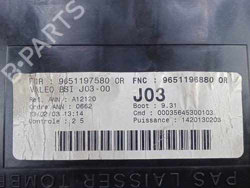 Fuse box PEUGEOT 307 SW (3H) 2.0 HDI 110 | BP32426217E1 