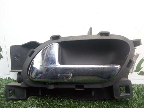 Used Rear left interior door handle PEUGEOT 407 (6D_) 2.0 HDi 135 (6DRHRH, 6DRHRE, 6DRHRG, 6DRHRJ) (136 hp) 23394794