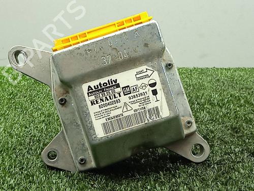 Used ECU airbags OPEL VIVARO A Van (X83) 1.9 DTI (F7) (101 hp) 28041173