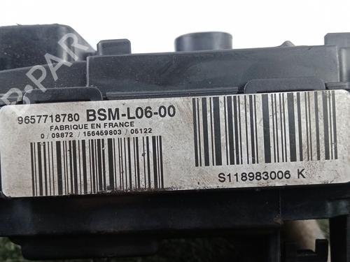 Fuse box CITROËN C5 II (RC_) 2.0 HDi (RCRHRH) | BP32175579E1 