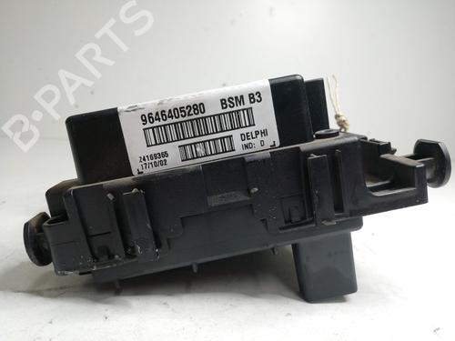 Used Fuse box CITROËN XSARA (N1) 1.9 D (70 hp) 23947184