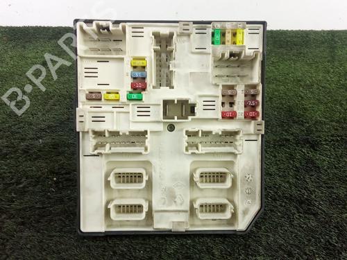 Used Fuse box Fuse box 37463663 37463663