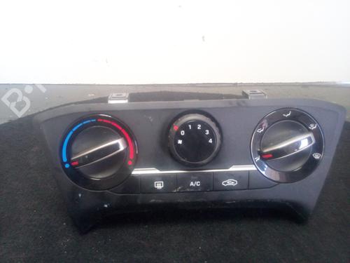 Used Climate control HYUNDAI i20 II (GB, IB) 1.2 (84 hp) 7697392