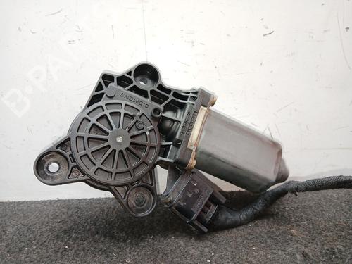 right-front-window-motor-mercedes-benz-c-class-w203-2000-2001-2002-2003-2004-2005-2006-2007-39563741 main image