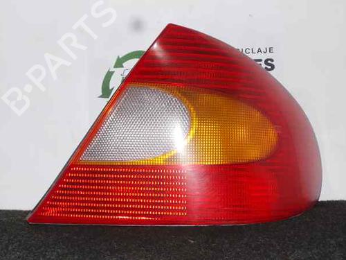 Used Right taillight FORD MONDEO II (BAP) [1996-2000]  5713415