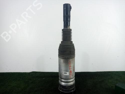 Used Right front shock absorber Right front shock absorber LAND ROVER DISCOVERY V (L462) 2.0 Sd4 4x4 (241 hp) 34620162 34620162