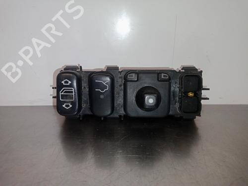 Used Left front window switch MERCEDES-BENZ CLK (C208) [1997-2003]  17155597