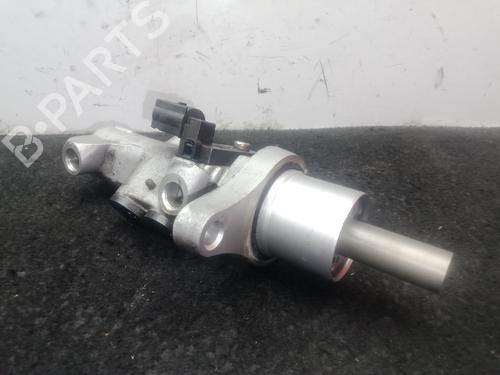 Hovedbremsecylinder VW CADDY III Box Body/MPV (2KA, 2KH, 2CA, 2CH) 1.9 TDI (105 hp) 30097825