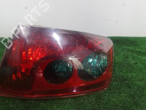 Farolim direito Farolim direito PEUGEOT 407 (6D_) 2.0 HDi 135 (6DRHRH, 6DRHRE, 6DRHRG, 6DRHRJ) (136 hp) 36111587 36111587